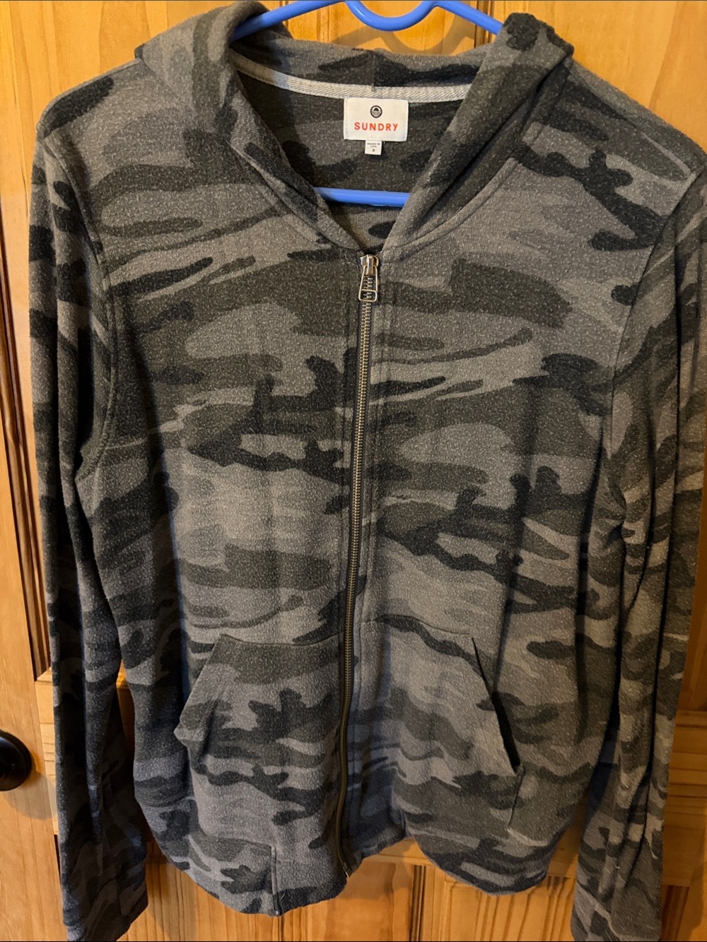 Sundry Tawn y Zip-Up Camo Hoodie in Gray & Charcoal - Picture 4 of 6